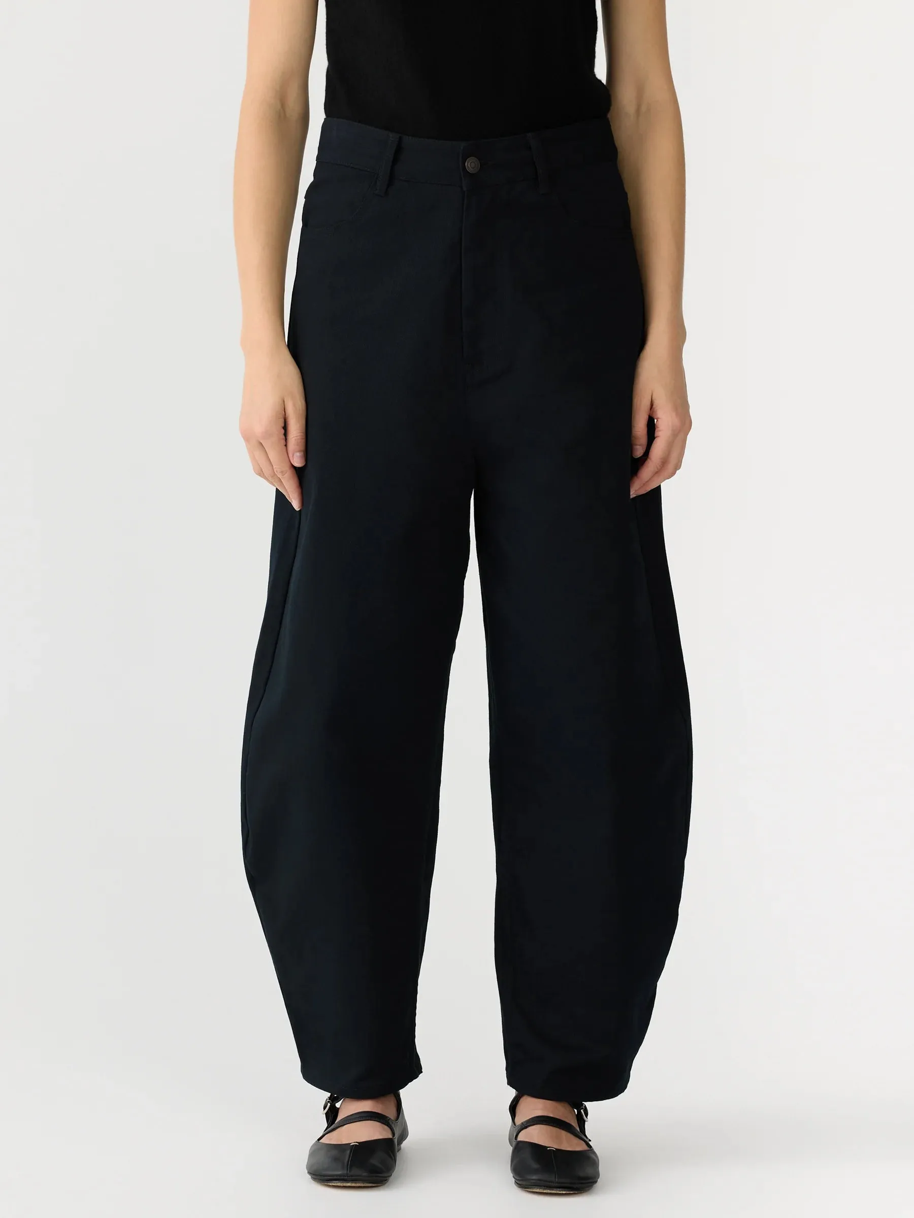 Bassike Cotton Twill Barrel Leg Pant in Black