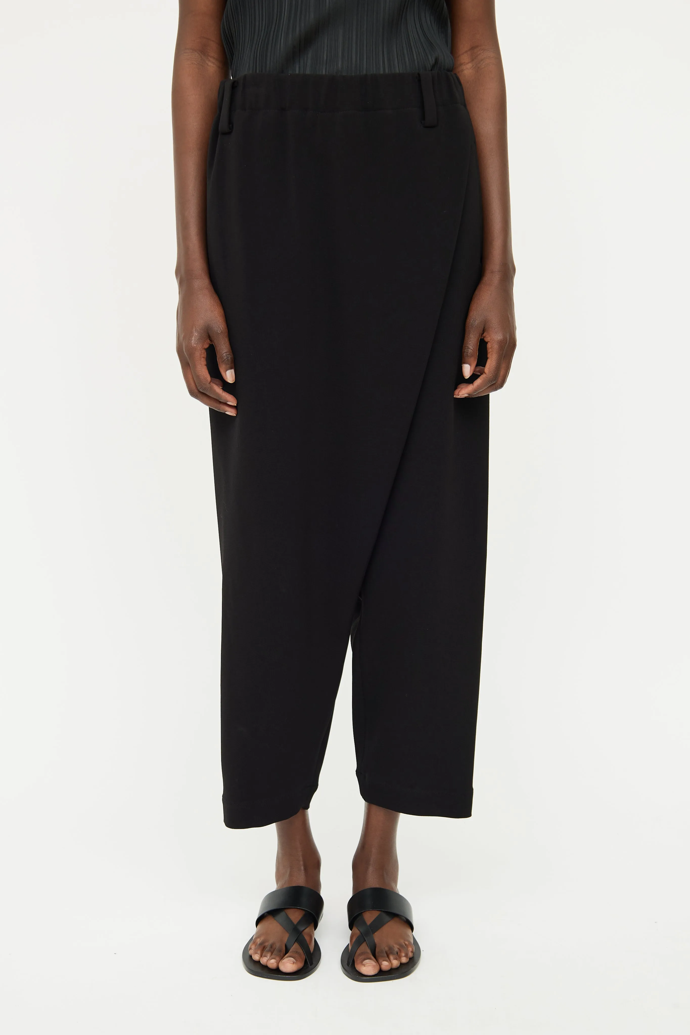 Black Pleated Crossover Pant