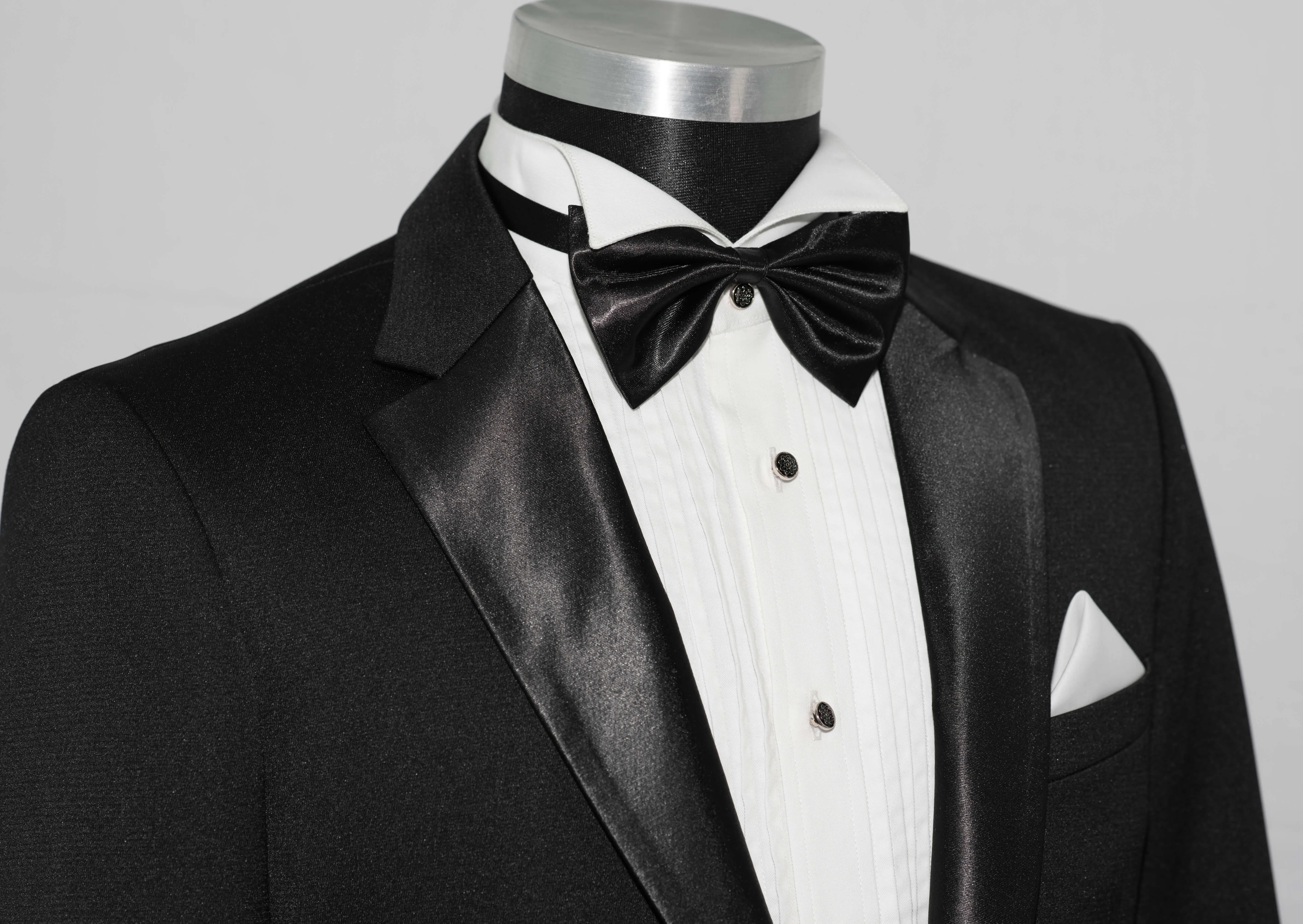 SLIM-FIT NOTCH LAPEL BLACK TUXEDO SIT FOR MEN