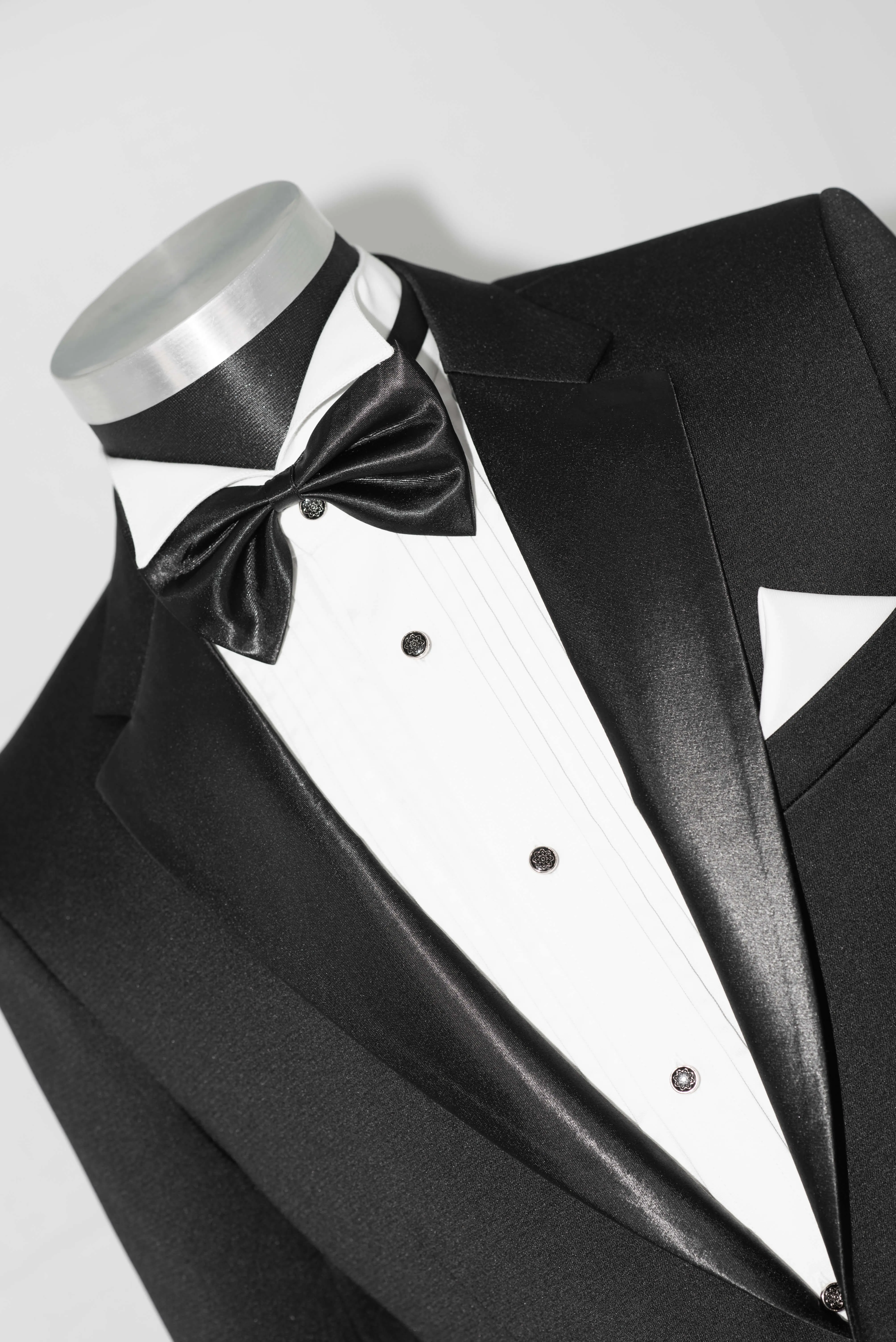 SLIM-FIT NOTCH LAPEL BLACK TUXEDO SIT FOR MEN