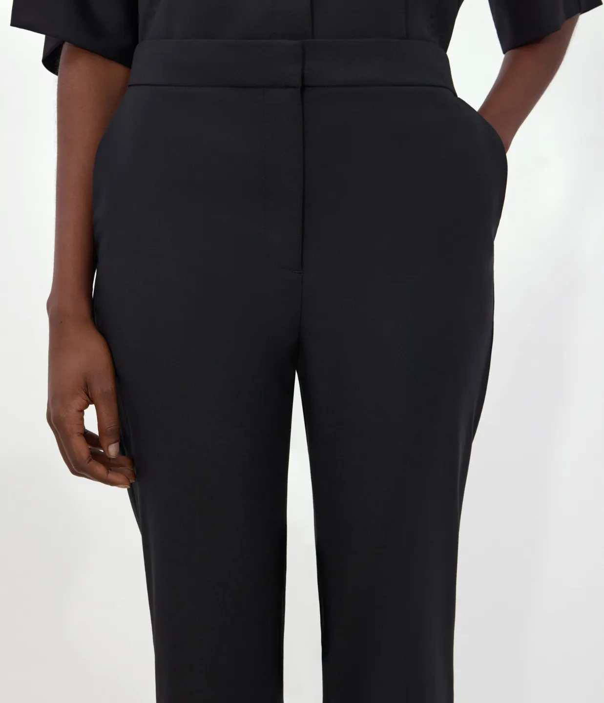 Sofe Cropped Trousers in Black